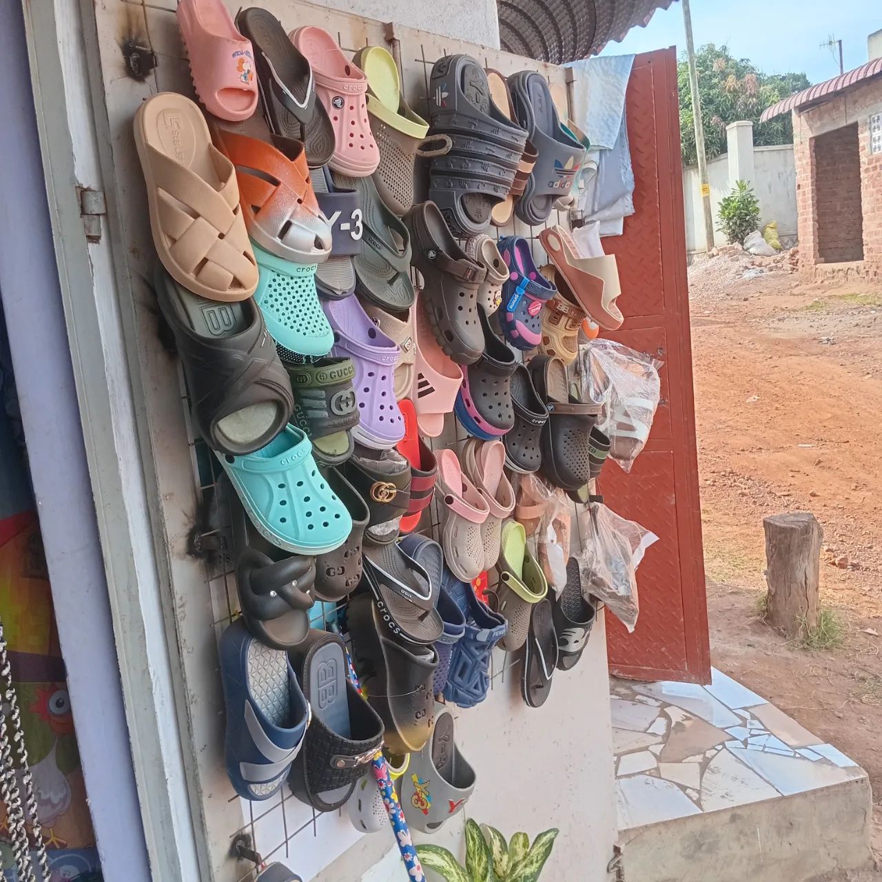 Open shoes